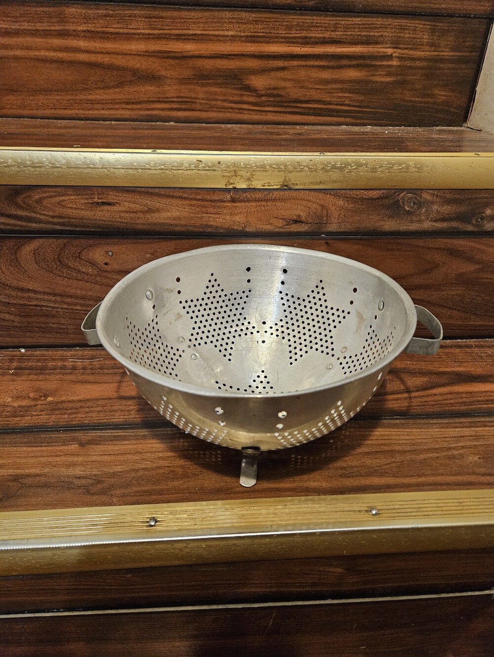 VTG 7 Star Pattern Aluminum Colander 9" Footed Strainer Farmhouse Kitchen Decor